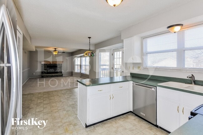 Photo - 2322 Marbury Way