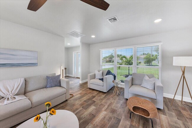 Building Photo - 510 Matares Dr Rental