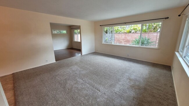 Photo - Spacious 5 Bedroom 3 Bath Duplex House w/ 2 car Garage and Gated Driveway in Mililani