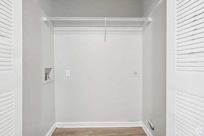 3BR, 2BA - 1,309SF - Laundry