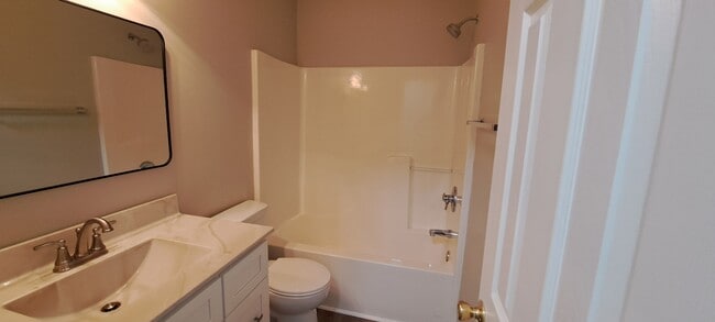 Photo - 1906 Terrace Pt