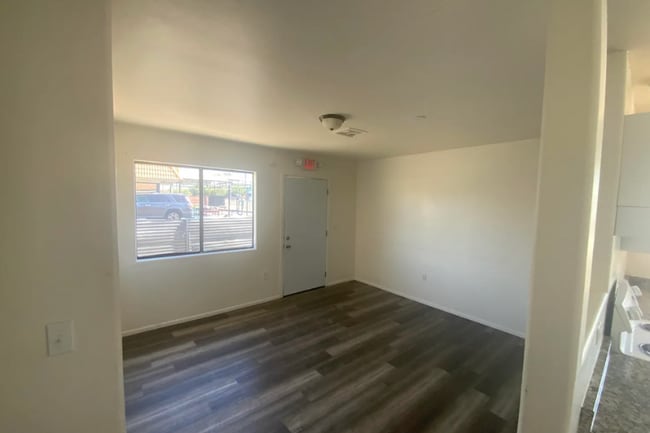 Photo - 1460 W St Marys Rd