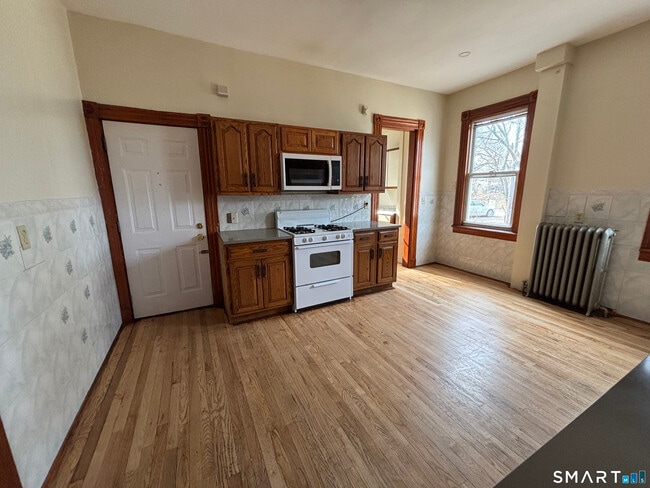 Photo - 1231 State St Unidad First Floor