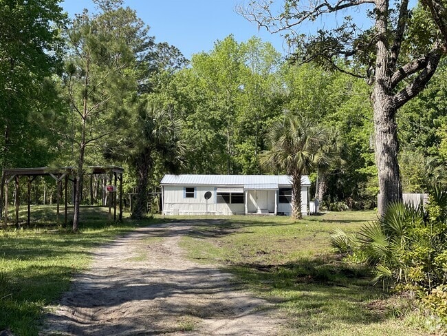 Building Photo - 103 Sherri Lee Ter Rental