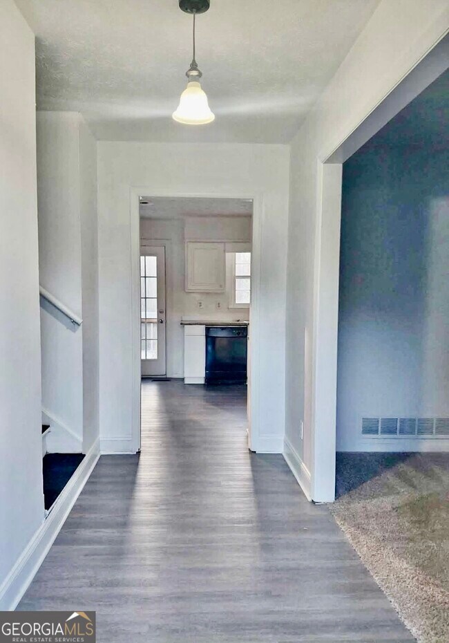 Photo - 975 Daisy Ct NW