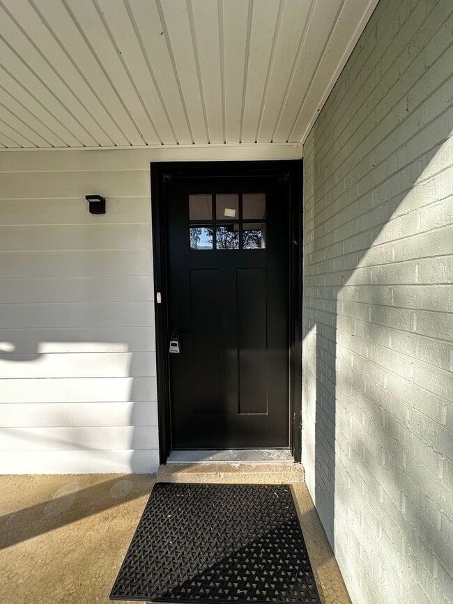 Photo - Fully Renovated in the Heart of Hendersonv...