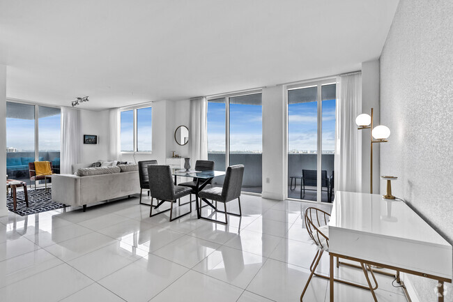 Building Photo - 244 Biscayne Blvd Unit 2802 Rental