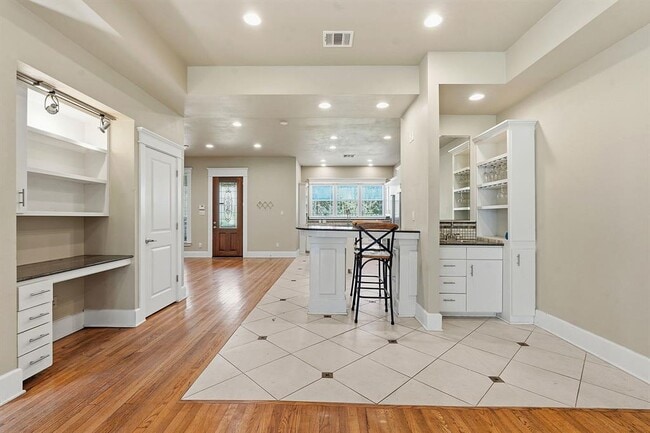 1305 Cometa St