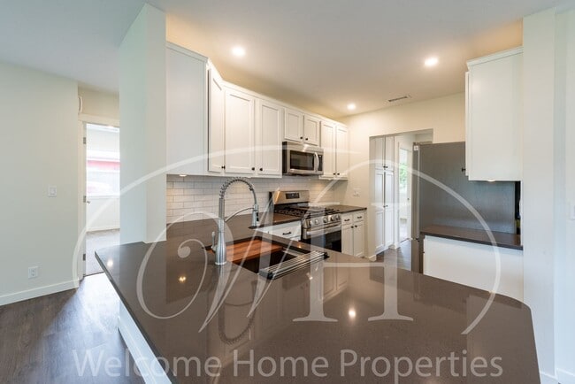 Photo - Country Living in Gorgeous 2 Bedroom Home Near Town