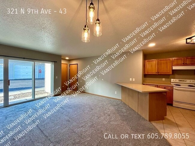 Building Photo - 321 9th Ave Unit 43