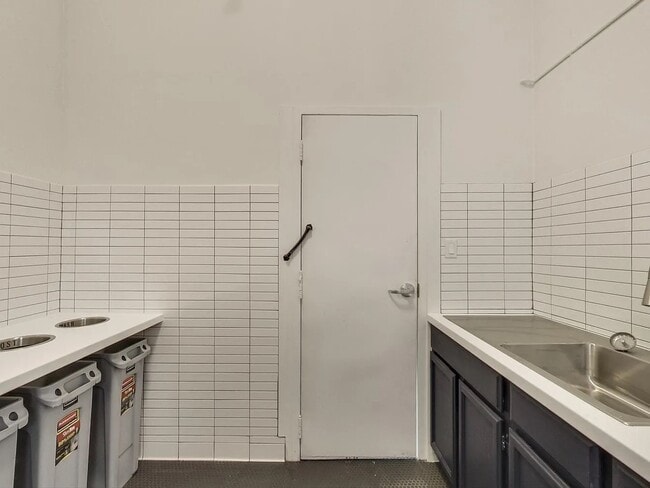 Building Photo - 706 Kearny St Unit 108 Rental