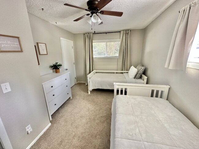 Photo - 9515 SW Edgewood St