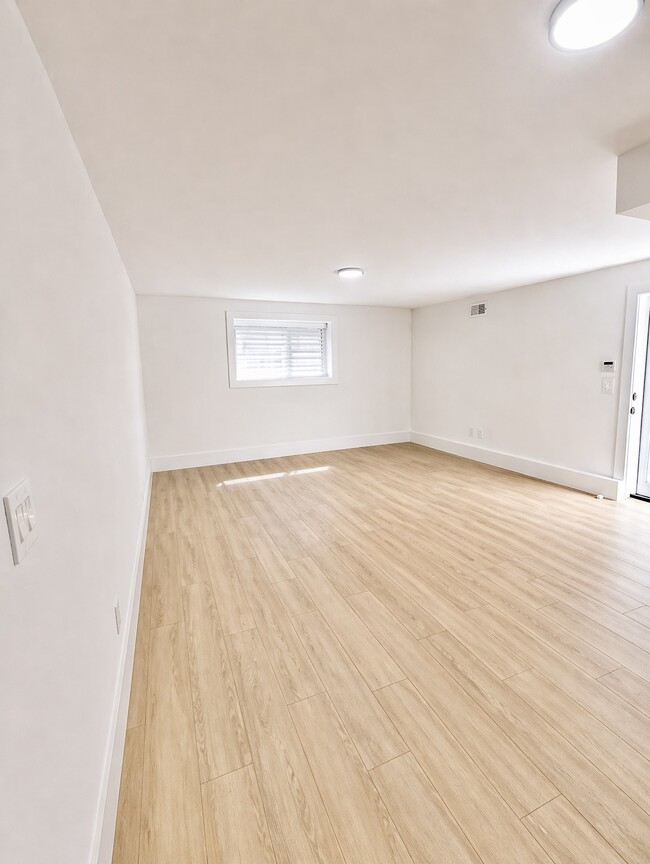 Photo - 213 Finnigan St