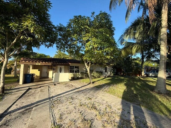 Photo - Large 5-2 house