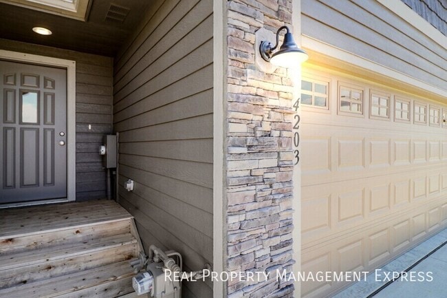 Photo - Amazing 4 Bedroom 3.5 Bathroom Townhome in Sioux Falls