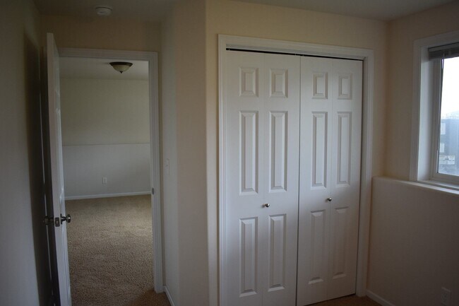 Photo - 907 30th Ave W