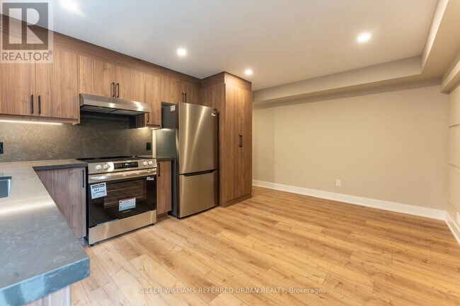 Photo - 352 Jones Ave