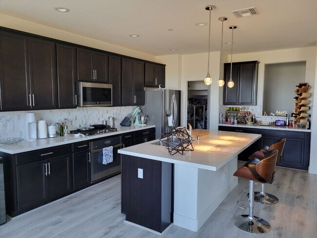 Photo - Beautiful 4/2/5 located in Lincoln w/ Sola...