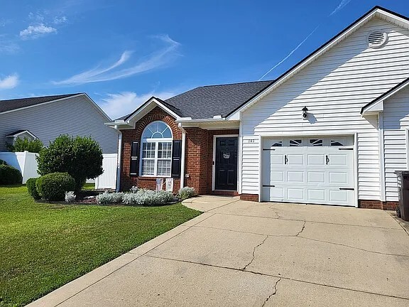 Photo - 141 Ariel St