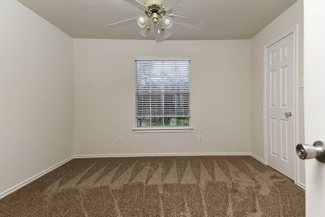Photo - 102 Blue Creek Pl