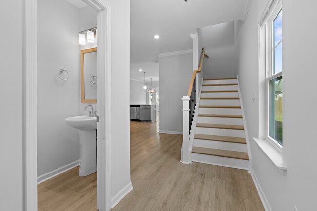 Photo - 837 Peony Ln