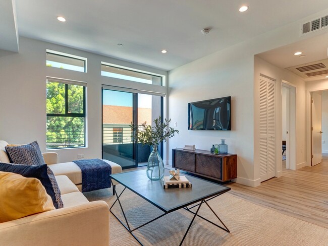 Photo - 338 Mariposa Ave Unidad 401