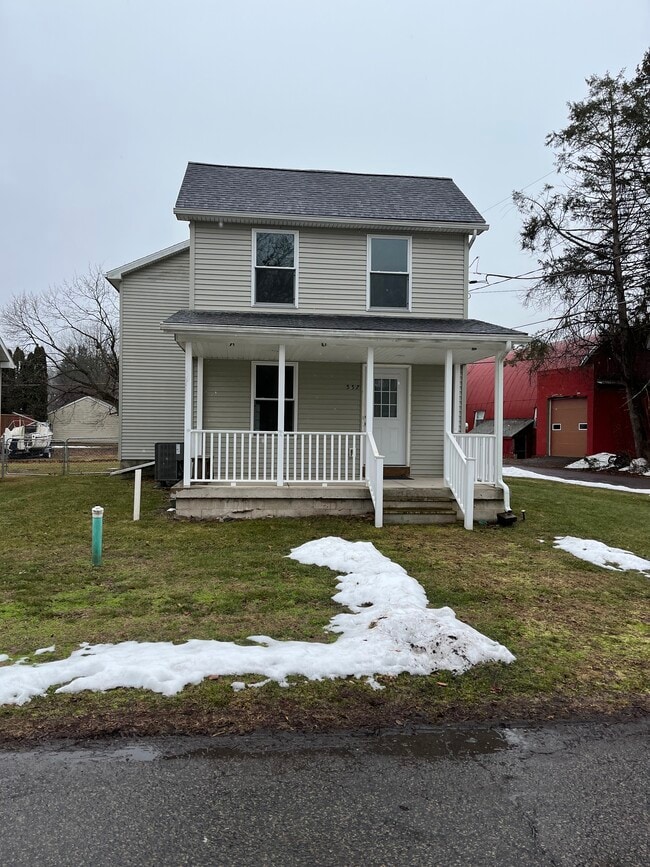 Building Photo - 557 Postal St