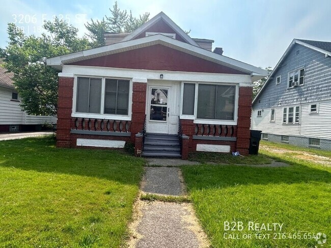 Building Photo - 3206 E 135th St Rental