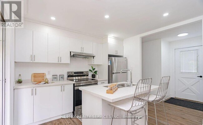 Photo - 46 Staveley Crescent