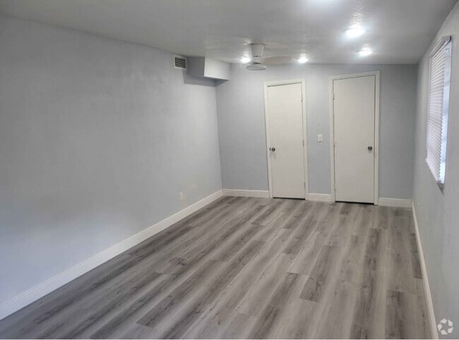 Building Photo - 8421 N Packwood Ave Rental