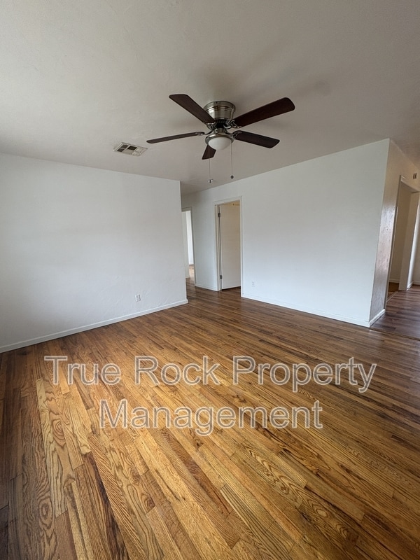 Photo - 403 N Hillcrest Ave