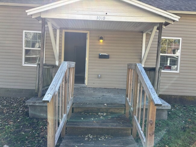 Photo - Fully Remodeled 2-Bedroom Home Near Grant Beach Park – Move-In Ready! (Ask about our special)