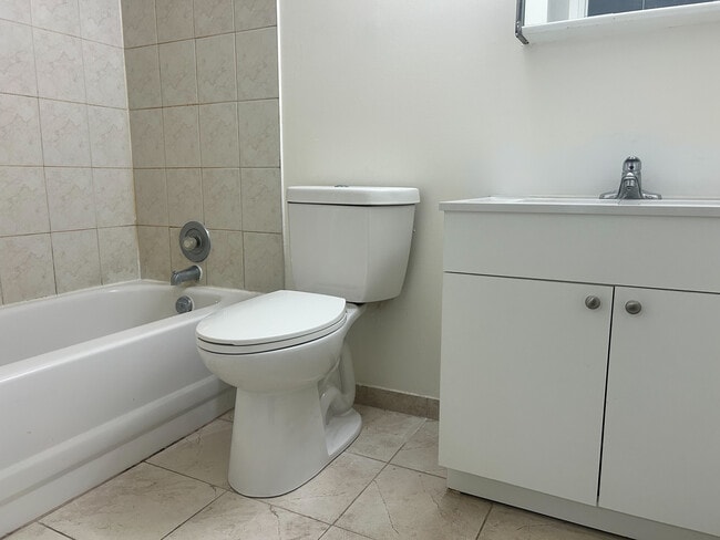 Photo - 3121 Kirwin Ave