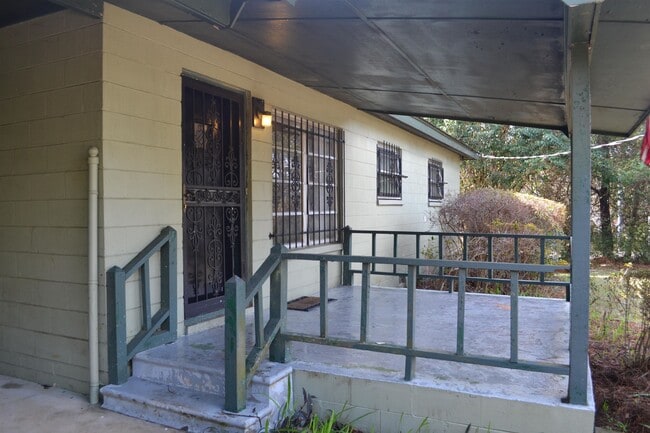 Building Photo - 1819 Mayhew St Rental