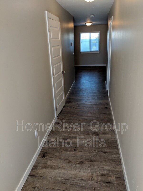 Photo - 815 Trails End