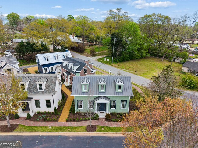 Photo - 11 Bourbon St