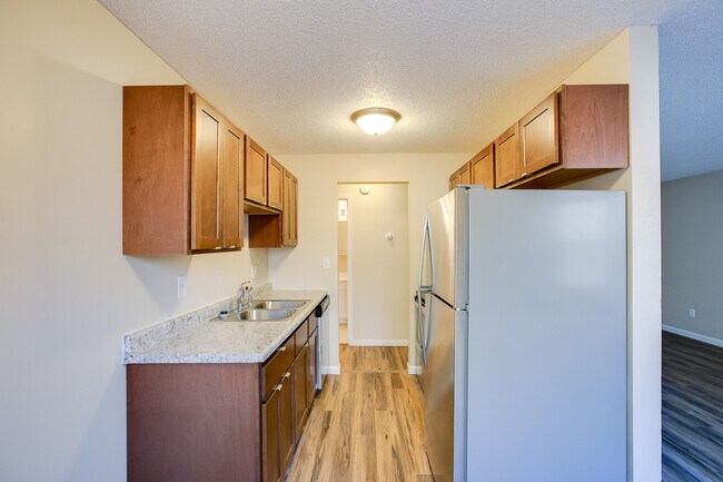 Photo - 1337 Arkwright St N Unit 202