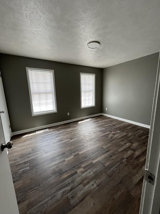 Photo - 155 Thomas St