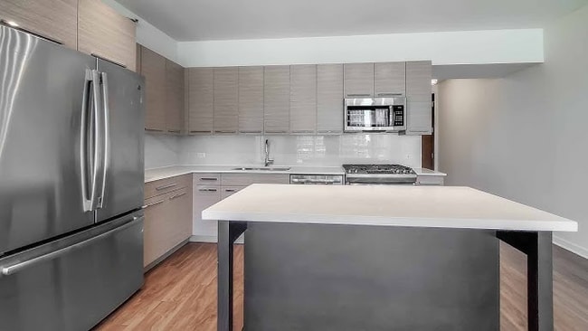 Photo - 797 W Madison St