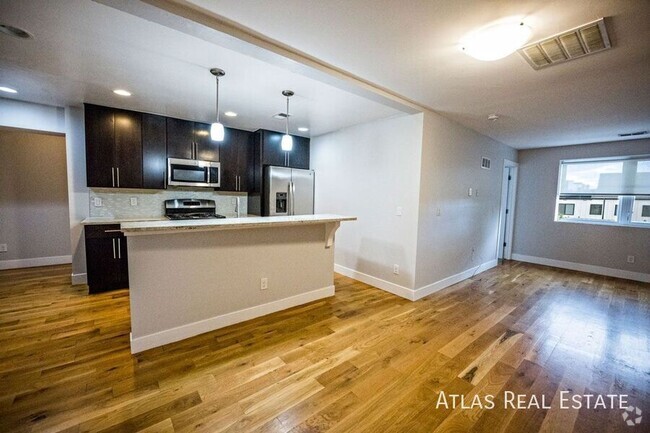 Building Photo - FREE February! 2nd Floor LoHi 2 Bed 1 Bath... Unit 201 Rental