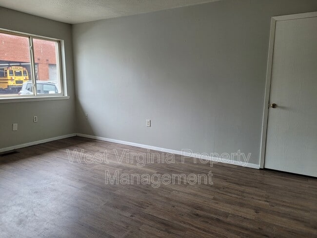 Photo - 130 Elm St Unit Apt 2