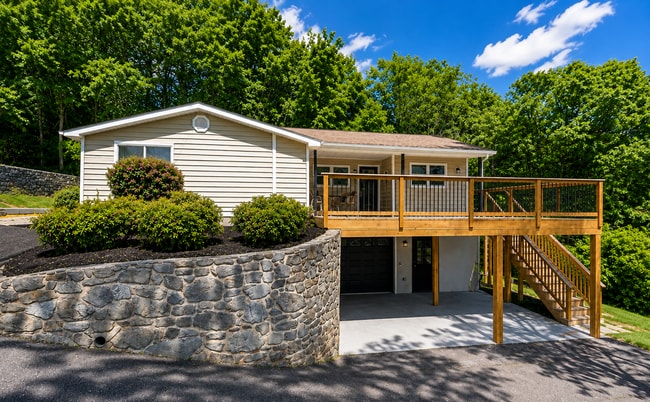 Building Photo - 23 Brookside Ln