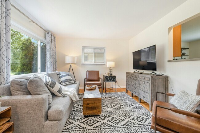 621 Susan Dr