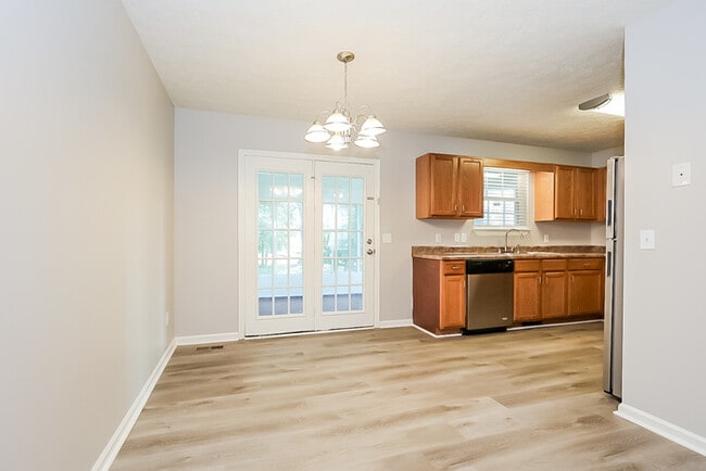 Photo - 1031 Heydel Cir