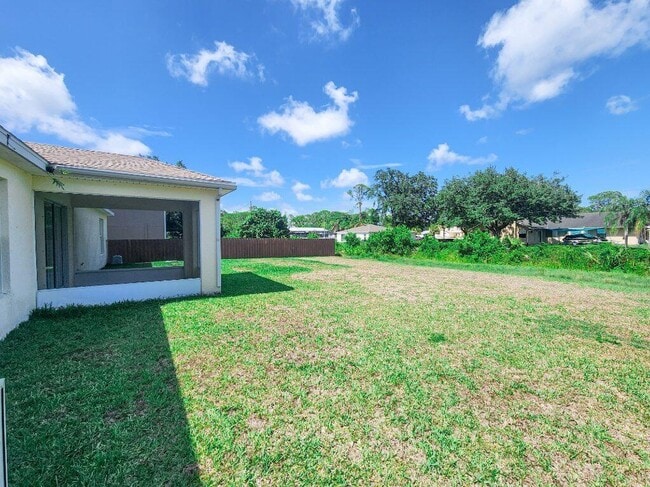 Photo - 151 Carmelite Ave NW