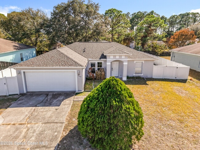 Photo - 1662 Hawksbill St NW