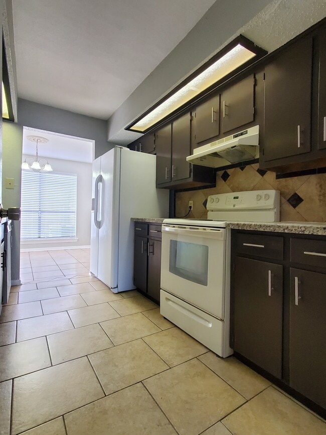 Building Photo - 7455 Calder Ave Rental
