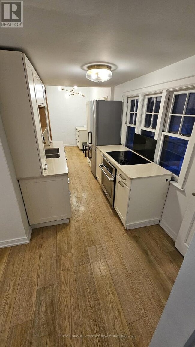 Photo - 233 Ellerslie Ave