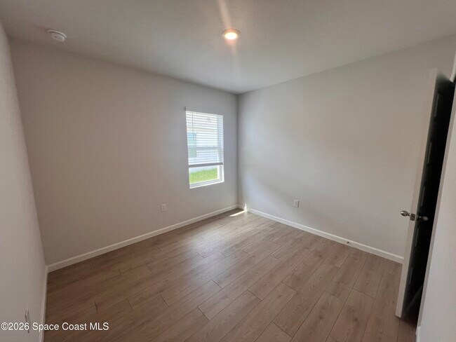 Photo - 1493 Garabaldi Cir SE