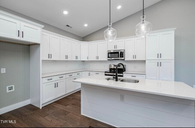 Photo - 609 Bittersweet Trl